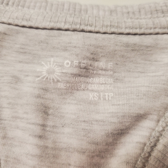 Aerie Outfit Gray Tank And Pink Shorts - Picture 3 of 7